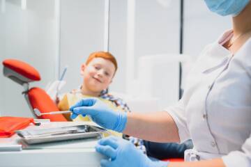 Leczenie kanałowe u dzieci nie boli - ATJ Stomatologia Łódź Leczenie kanałowe u dzieci nie boli - ATJ Stomatologia Łódź